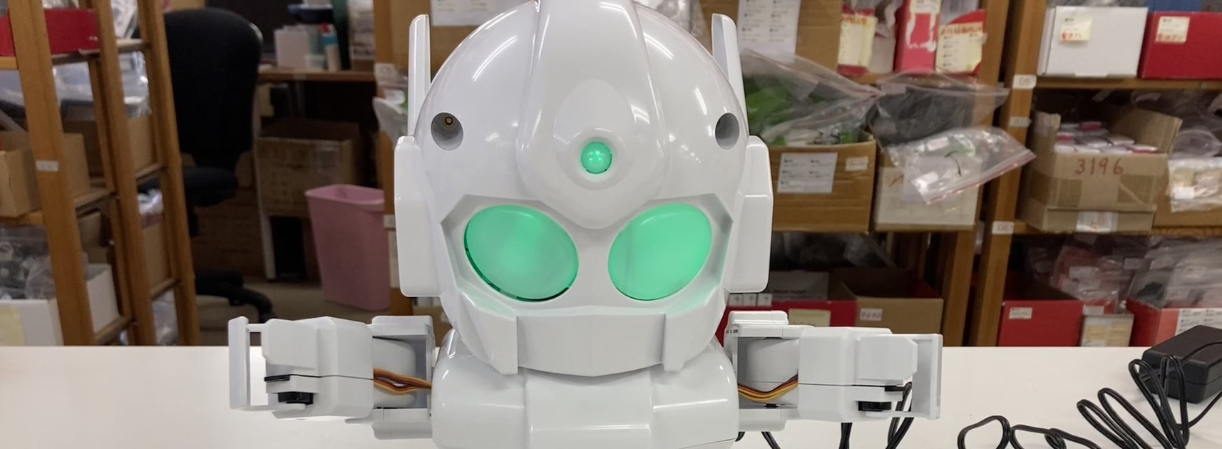 小型二足ロボット